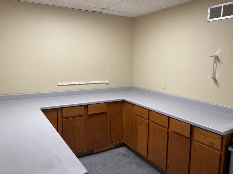 More Photos Of 57 Birch Ave S, Maple Lake Storefront For Lease