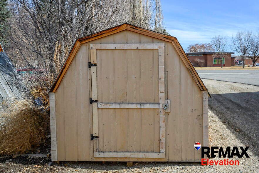 More Photos Of 156 N 6th St, Basin Office For Sale