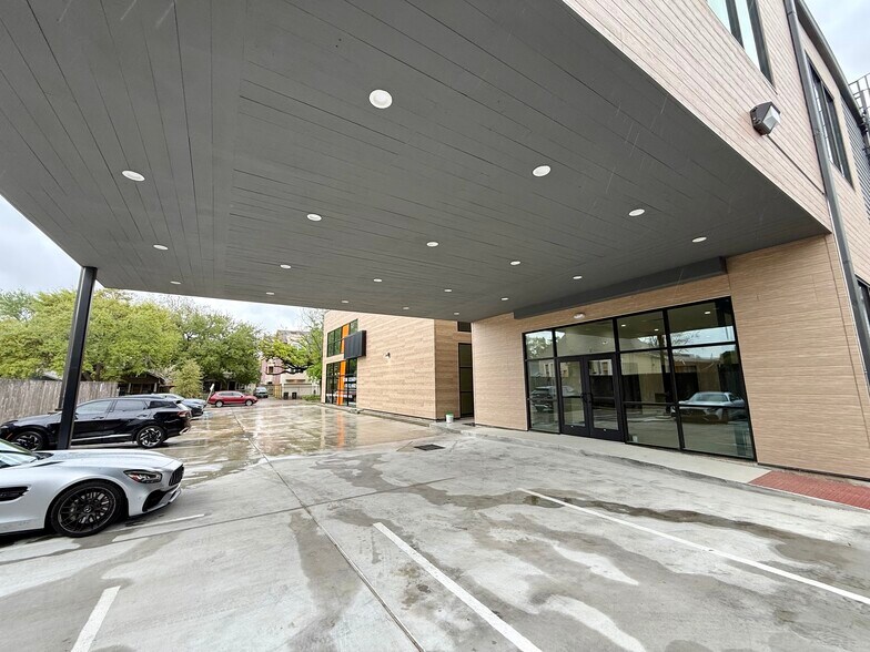 More Photos Of 1009 Yale St, Houston Freestanding For Sale