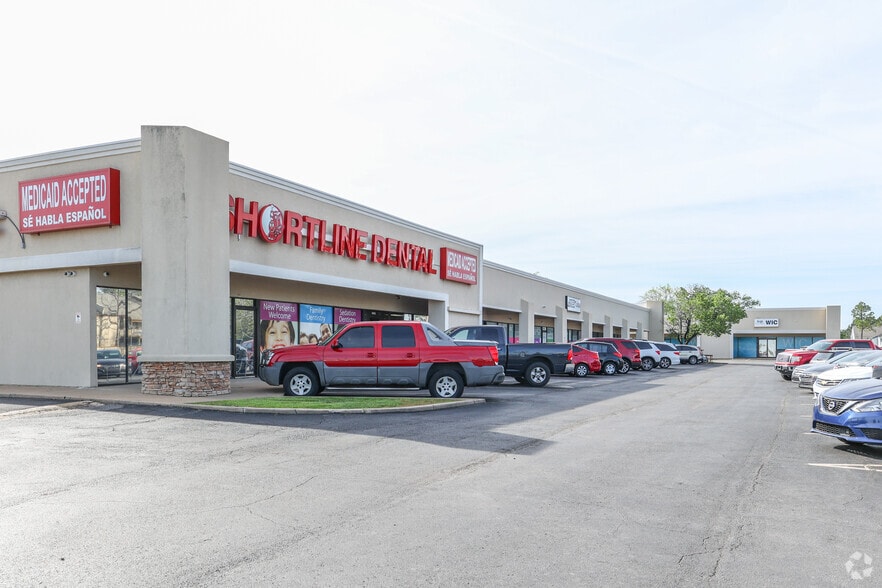 More Photos Of 9902-9912 E 21st St, Tulsa Unknown For Lease