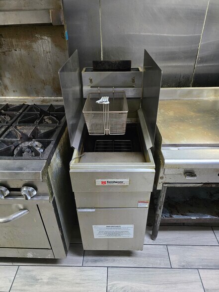 More Photos Of 301 W Main St, Avondale Restaurant For Lease