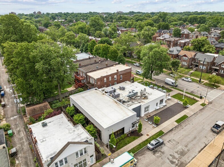 More Photos Of 4175 Shaw Blvd, Saint Louis Restaurant For Sale