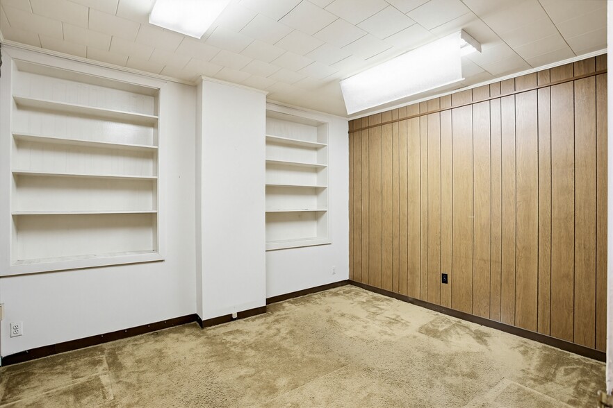 More Photos Of 14 W Saratoga St, Baltimore Office For Sale