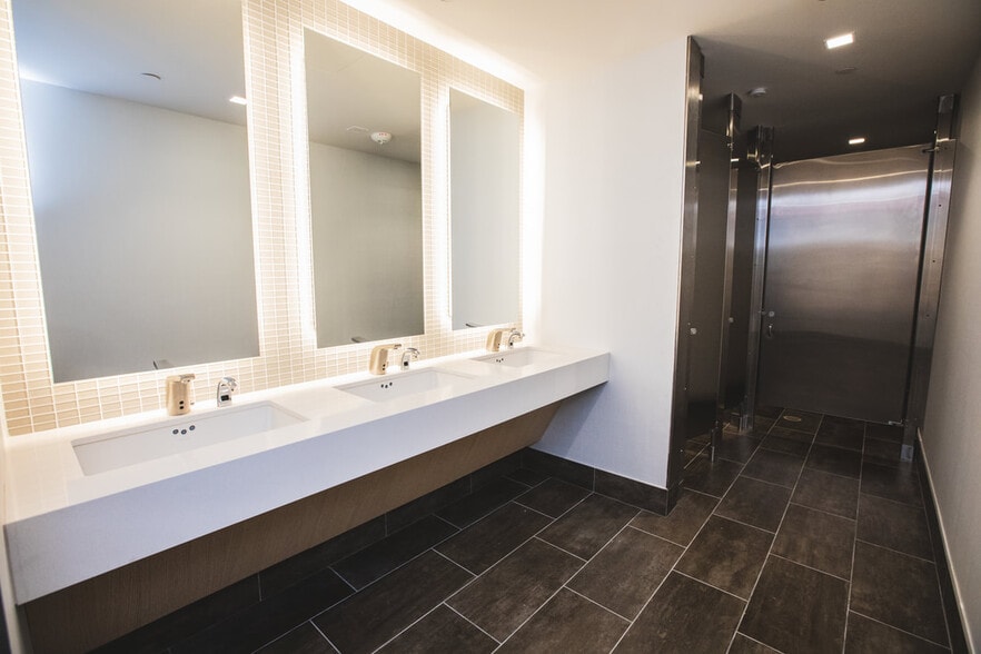 More Photos Of 1221 Brickell Ave, Miami Office For Lease