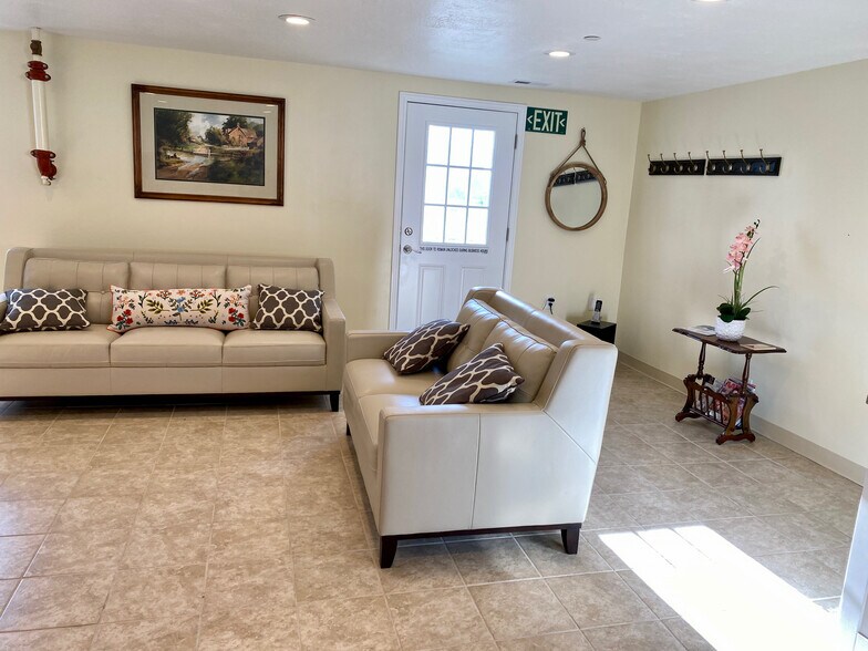 More Photos Of 579 S Main St, Kaysville Office For Sale