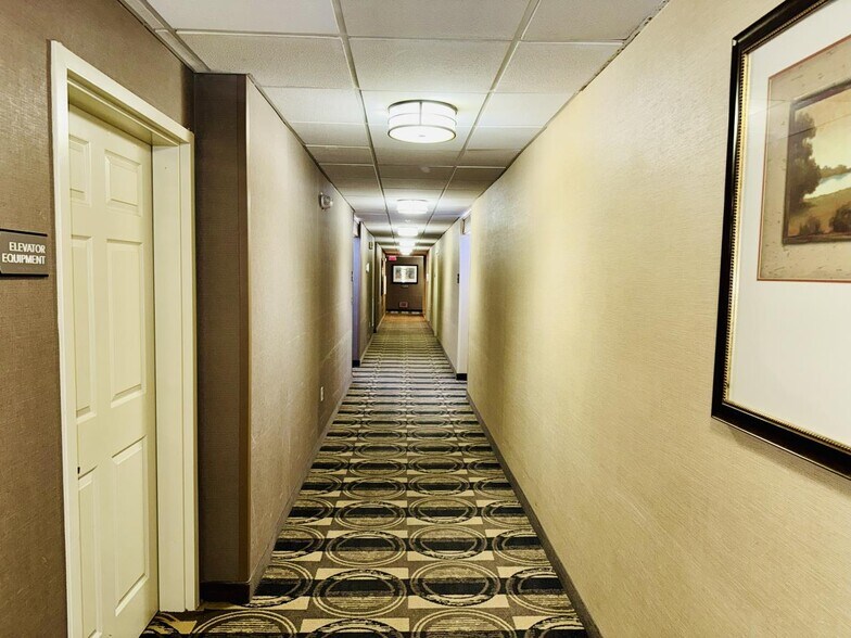 More Photos Of 9169 Markville Dr, Dallas Hotel For Sale