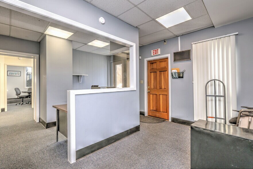 More Photos Of 1948 Chapel St, New Haven Office For Sale