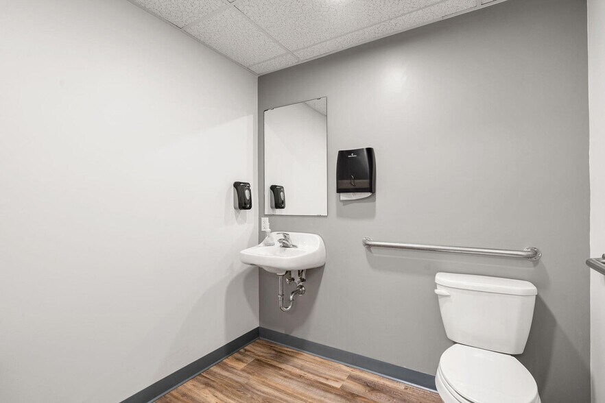 More Photos Of 19 Bridge St, Kittery Coworking Space