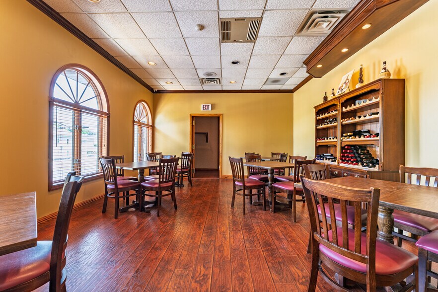 More Photos Of 400 S Center Ave, New Stanton Restaurant For Sale