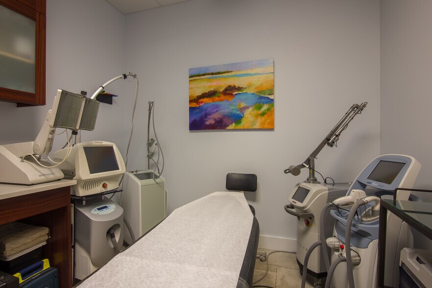 More Photos Of 2050 W County Highway 30A, Santa Rosa Beach Loft Creative Space For Sale