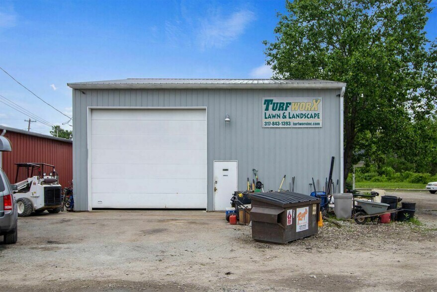 More Photos Of 10540 Jessup Blvd, Carmel Flex For Lease