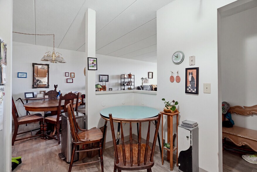 More Photos Of 985 Ivy Ave E, Saint Paul Apartments For Sale