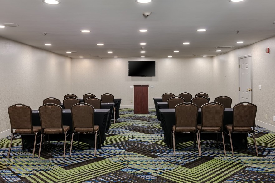 More Photos Of 2950 Mansell Rd, Alpharetta Hotel For Sale