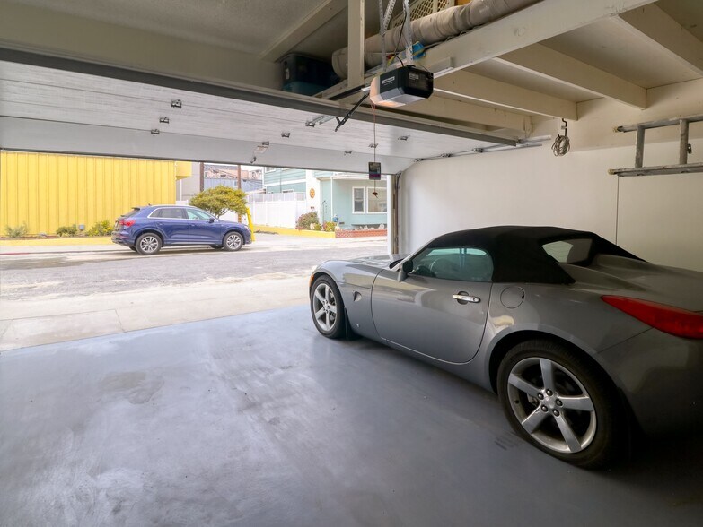 More Photos Of 6601 E Seaside Walk, Long Beach Multifamily For Sale