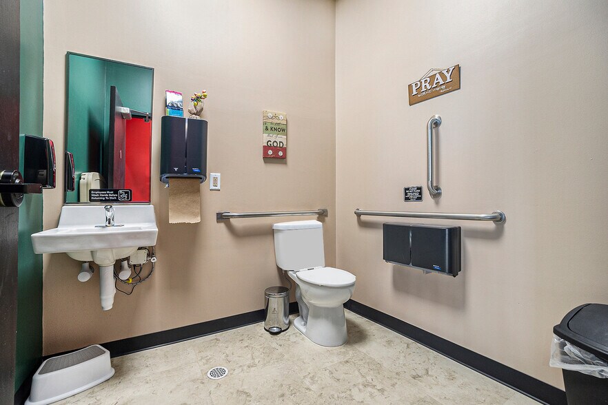 More Photos Of 3263 Colby Rd, Whitehall General Retail For Sale