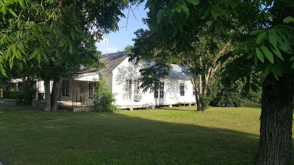 More Photos Of 601 W Center St, Kyle Coworking Space