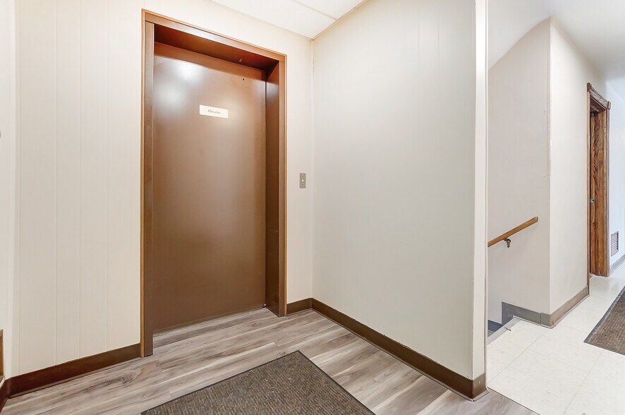 More Photos Of 112-120 N West St, Lima Storefront Retail Office For Lease