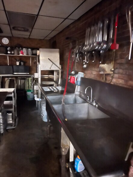 More Photos Of 705 E Moore Ave, Terrell Restaurant For Sale