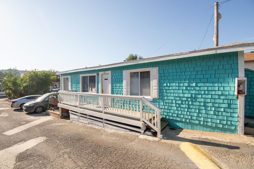 More Photos Of 18239 Main St, Jamestown Hotel For Sale