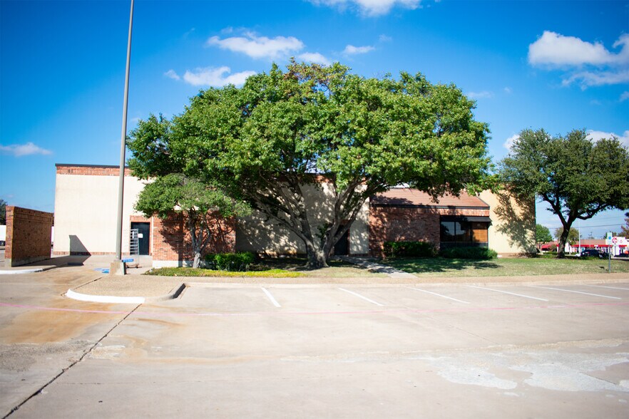 More Photos Of 1801 N Plano Rd, Richardson Specialty For Lease