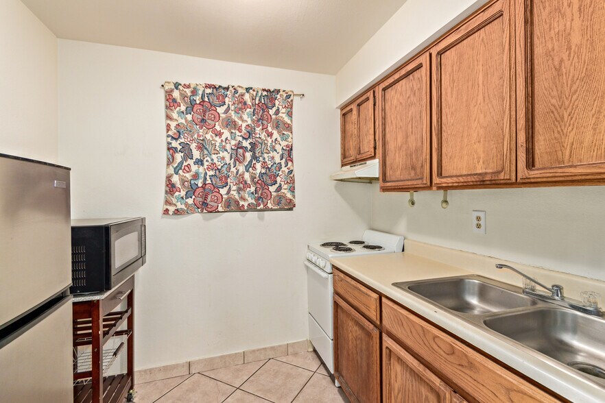 More Photos Of 8008 E Main St, Mesa Hotel For Sale