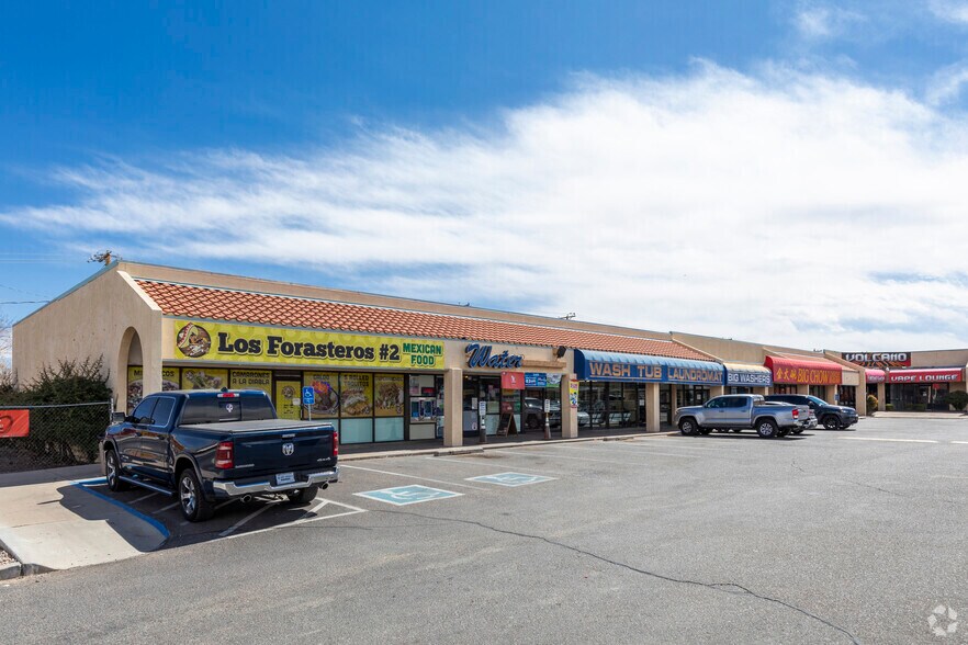 More Photos Of 640 Coors Blvd NW, Albuquerque Restaurant For Lease