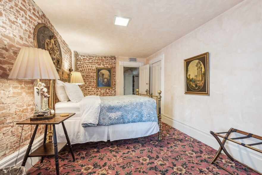 More Photos Of 1057 Steiner St, San Francisco Hospitality For Sale