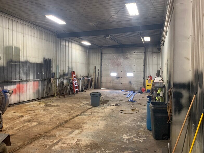 More Photos Of 300 W Walnut St, Sioux Falls Warehouse For Sale