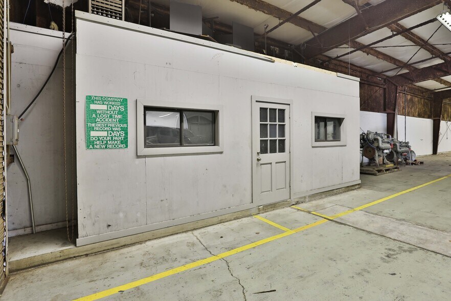 More Photos Of 12130 Highway 3, Webster Unknown For Lease