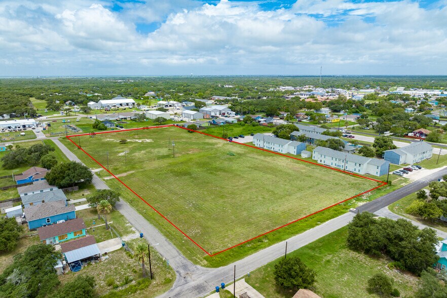 More Photos Of 1004 S Young St, Rockport Land For Sale
