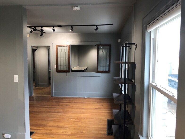 More Photos Of 1604 16th Ave S, Nashville Office For Lease