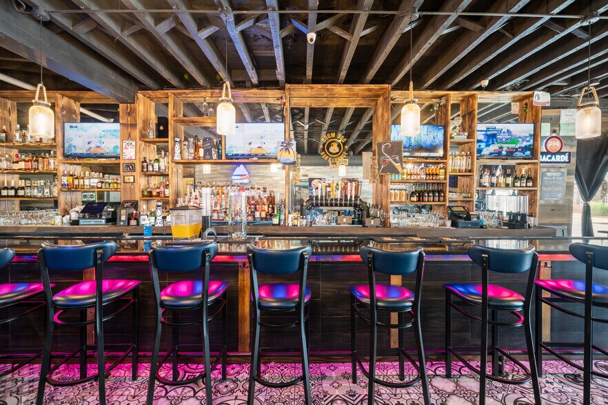 More Photos Of 990 Broadway, Bayonne Restaurant For Sale