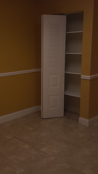 More Photos Of 2457-2459 E Commercial Blvd, Fort Lauderdale Storefront Retail Office For Lease