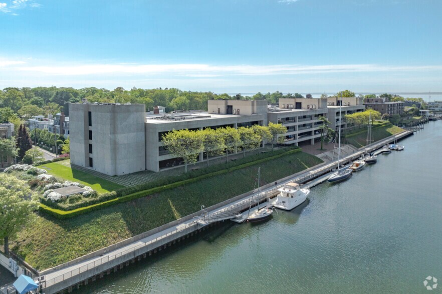 More Photos Of 600 Steamboat Rd, Greenwich Office For Lease