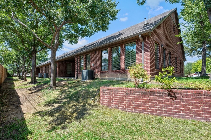 More Photos Of 1117 Glade Rd, Colleyville Medical For Sale