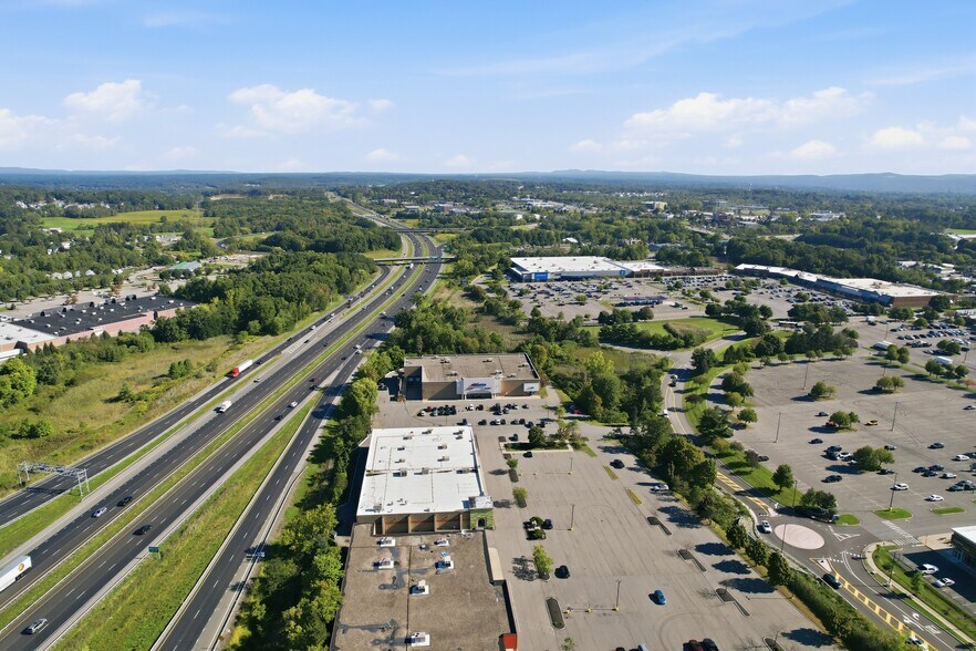 More Photos Of 601-605 Troy Schenectady Rd, Latham General Retail For Sale