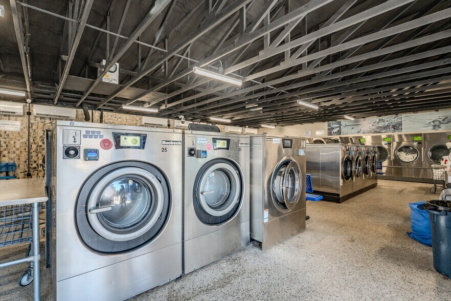 More Photos Of 1810 Ribaut Rd, Port Royal Convenience Store For Sale