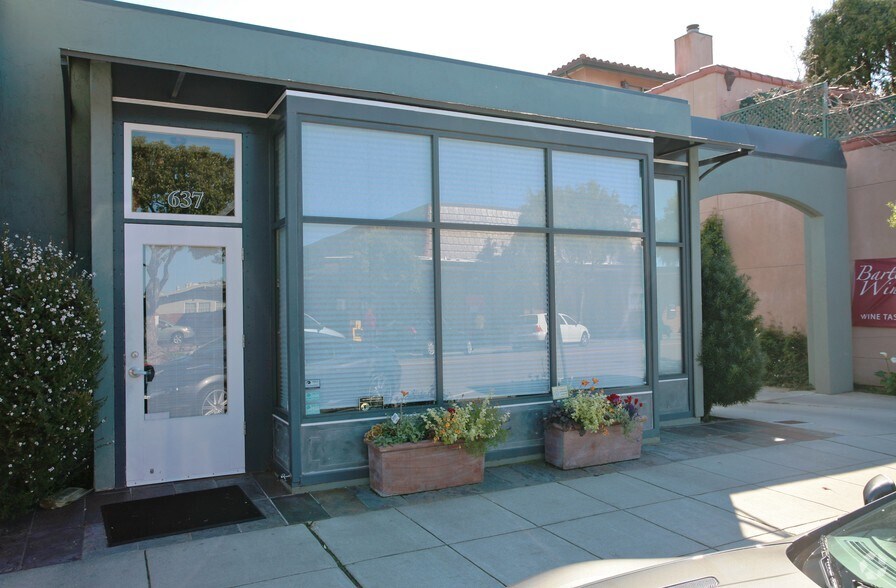 More Photos Of 637 Main St, Half Moon Bay Office For Sale