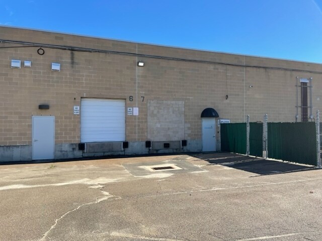 More Photos Of 4 Pin Oak Dr, Branford Industrial For Lease