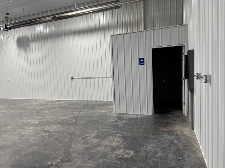 More Photos Of 200 Greenfield Dr, Tiffin Industrial For Sale