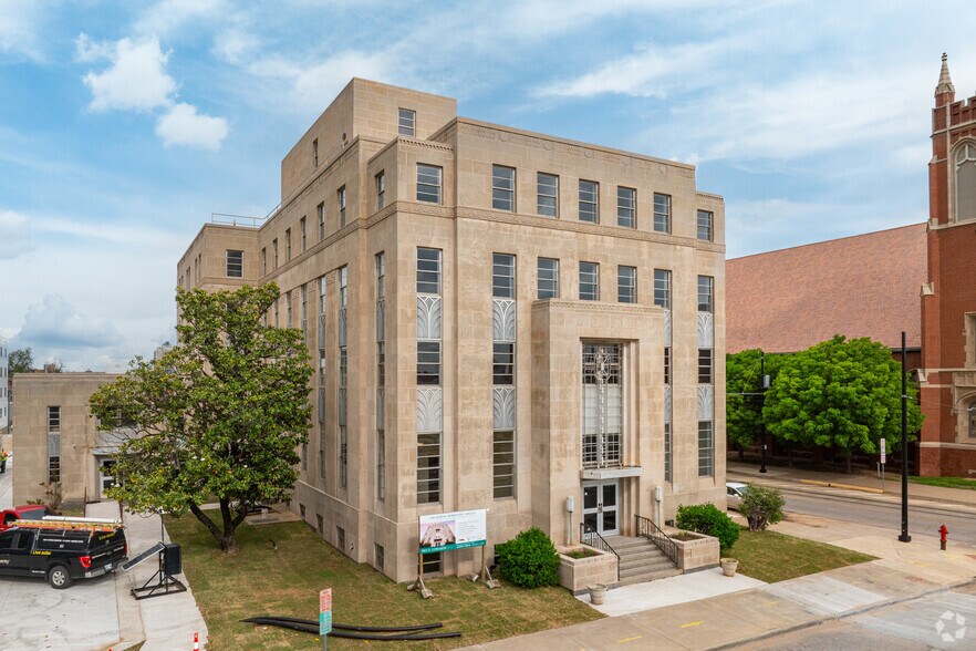 More Photos Of 1141 N Robinson Ave, Oklahoma City Office For Lease