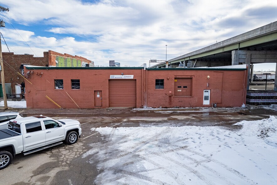 More Photos Of 614-622 S Commerce St, Wichita Warehouse For Sale