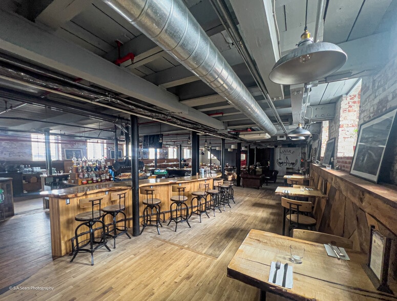 More Photos Of 63 Flansburg Ave, Dalton Flex For Sale