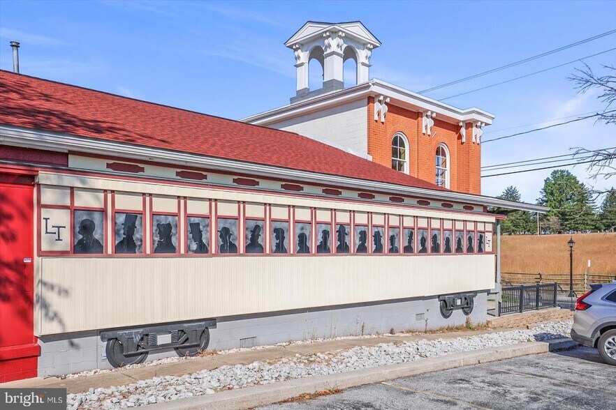 More Photos Of 425 Steinwehr Ave, Gettysburg Storefront Retail Office For Sale