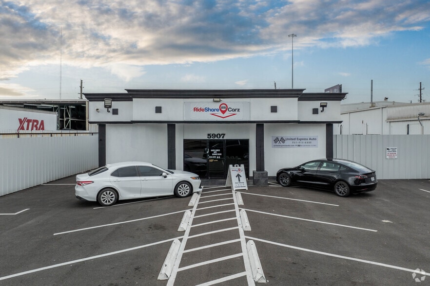 More Photos Of 5907 Star Ln, Houston Warehouse For Lease