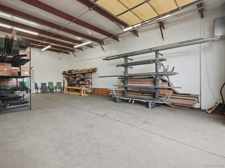 More Photos Of 410-428 Norfolk St, Aurora Light Manufacturing For Sale