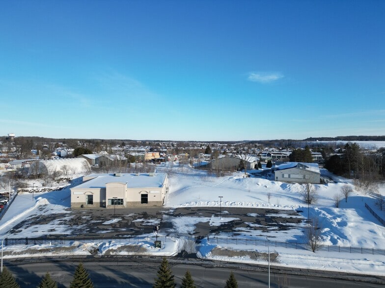 Primary Photo Of 2747 Chamberland St, Clarence-Rockland Freestanding For Lease