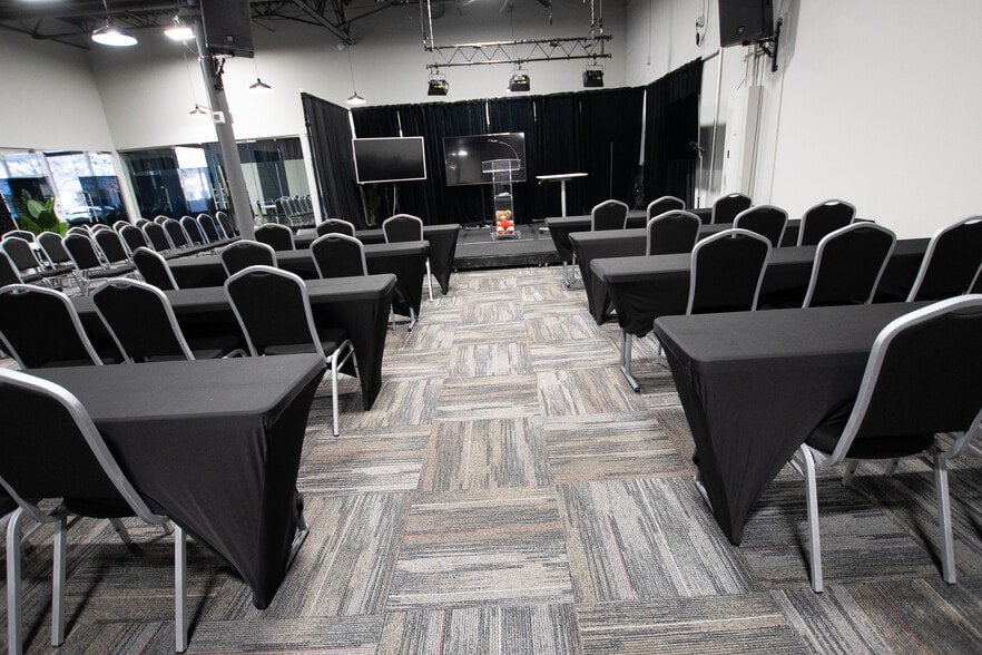 More Photos Of 3800 Camp Creek Pky, Atlanta Light Distribution For Lease