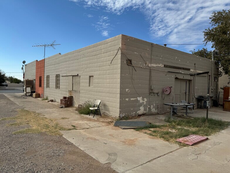 More Photos Of 428 W Central Ave, Coolidge Light Distribution For Sale