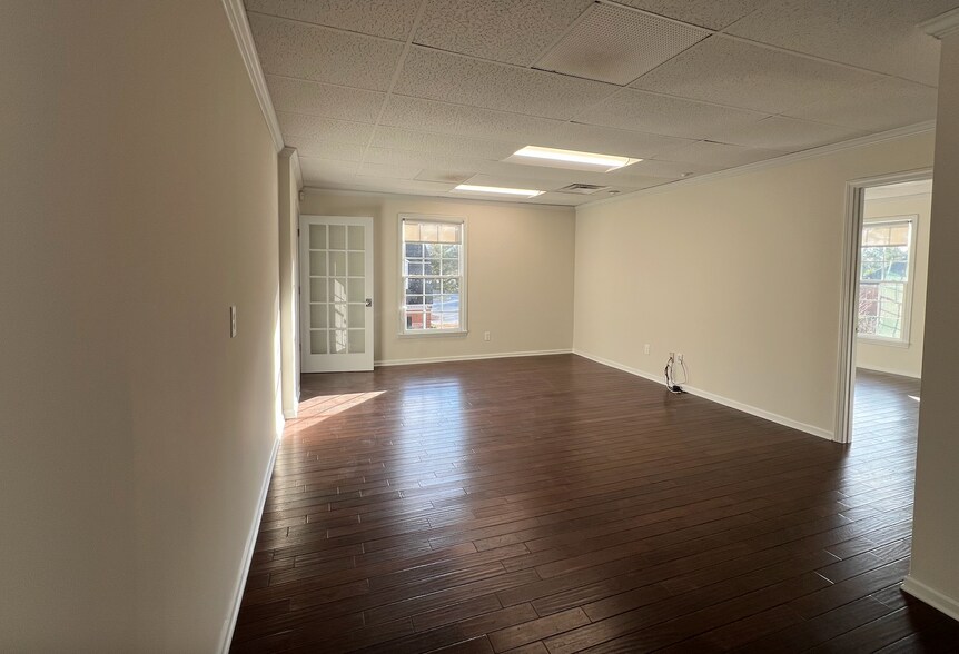 More Photos Of 10898 Crabapple Rd, Roswell Office For Lease
